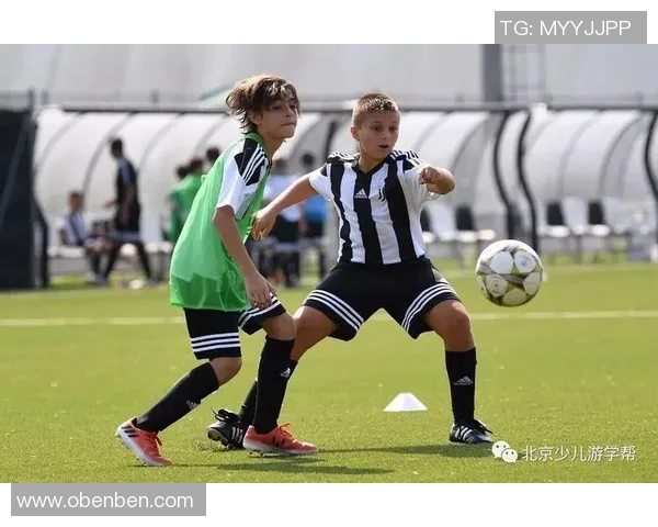 足球巨星崛起之路：从青训营到世界舞台的辉煌蜕变